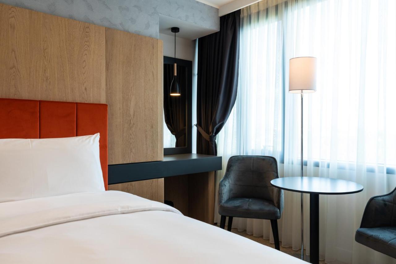 Hotel Ramada By Wyndham Slatina Parc Zewnętrze zdjęcie