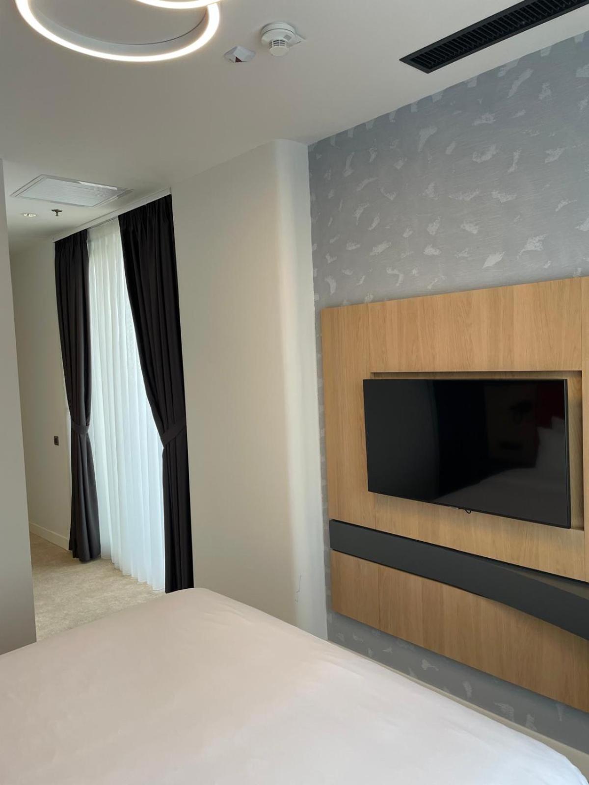 Hotel Ramada By Wyndham Slatina Parc Zewnętrze zdjęcie
