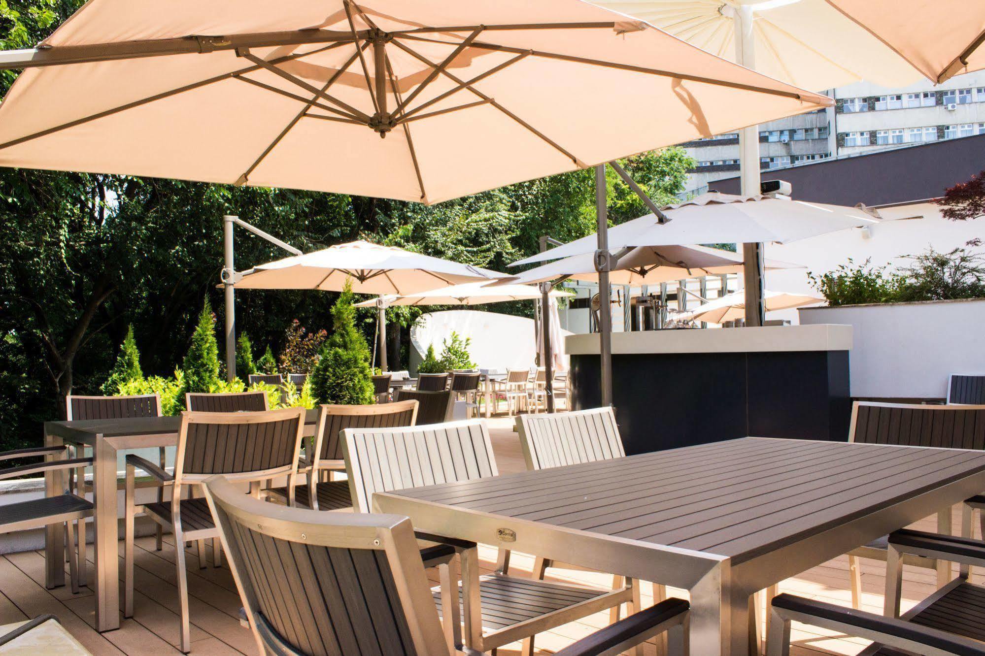 Hotel Ramada By Wyndham Slatina Parc Zewnętrze zdjęcie